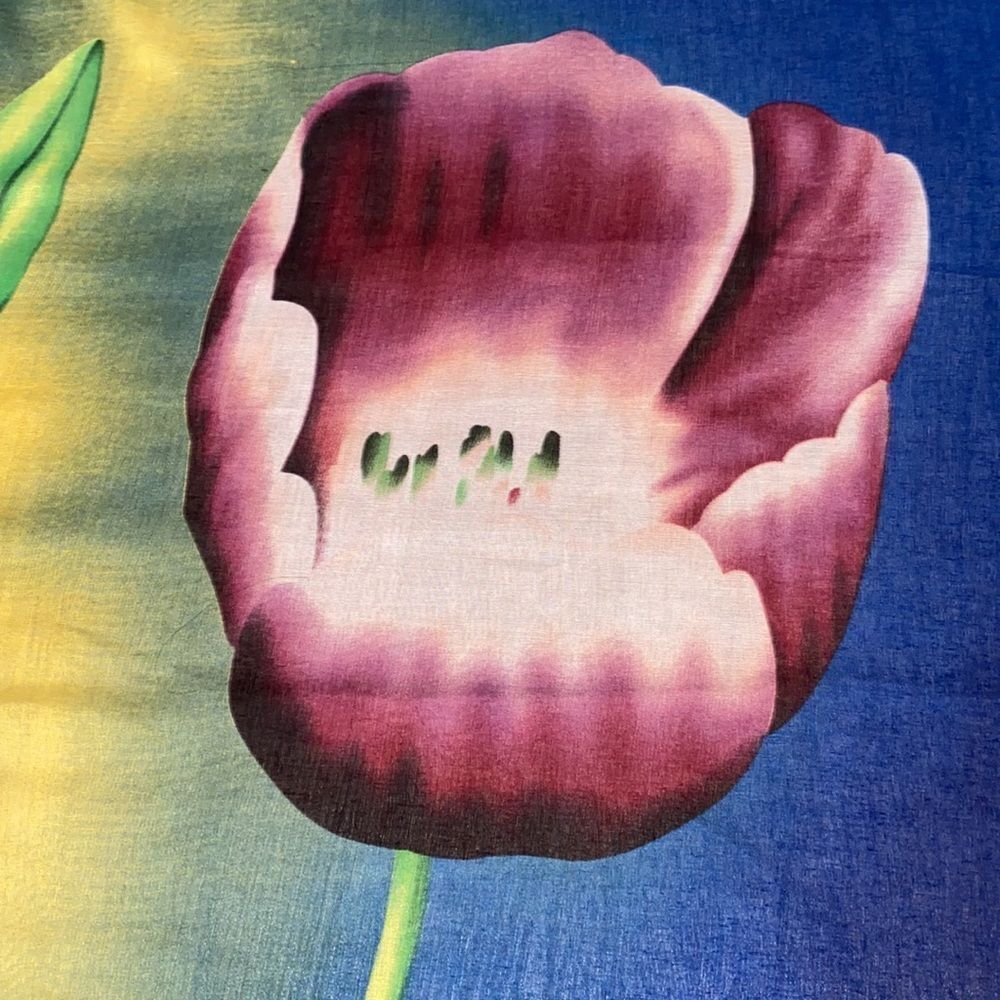 Beach wrap or Scarf with tulips - Picture 2 of 4